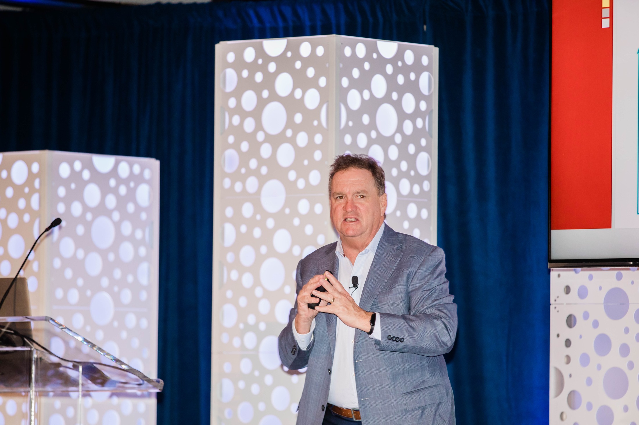Jim Carroll speaking to energy leaders